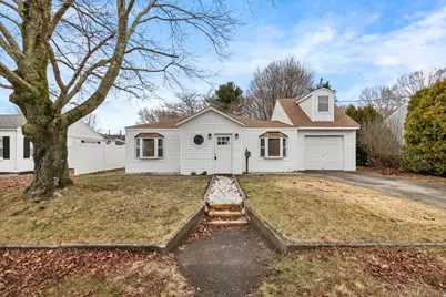 24 Woodlawn Avenue, Waterford, CT 06385 - Photo 1