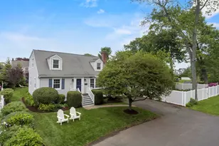 115 Dwight St, Fairfield, CT 06824 - Photo 1