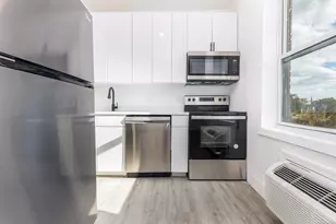 1252 Main St, East Hartford, CT 06108 - Photo 1