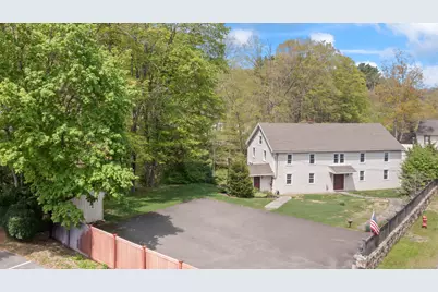 11 Glen Road, Newtown, CT 06482 - Photo 1