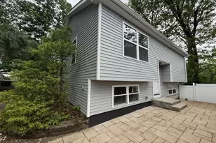 499 Woodlawn Ave Ext, Bridgeport, CT 06606 - Photo 1