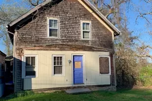 193 E Franklin St, Killingly, CT 06239 - Photo 1