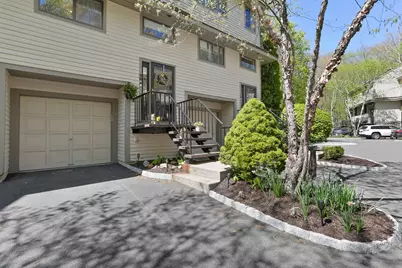2435 Bedford Street #3B, Stamford, CT 06905 - Photo 1