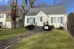 376 Dexter Dr, Bridgeport, CT 06606 - Photo 1