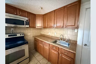 39 Holmes Avenue, New Britain, CT 06053 - Photo 1