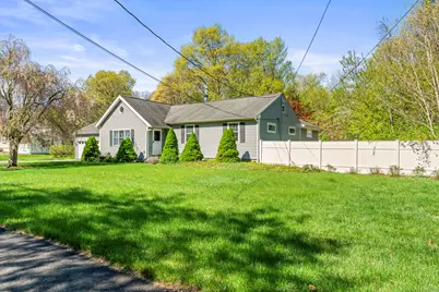 6 Robin Court, North Haven, CT 06473 - Photo 1