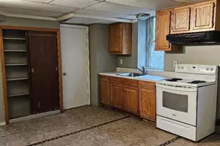 33 Vista Pl, Waterbury, CT 06708 - Photo 1