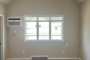 335 Meriden Rd, Waterbury, CT 06705 - Photo 1