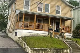 32 Spring St, Danbury, CT 06810 - Photo 1