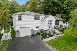 124 Killian Ave, Trumbull, CT 06611 - Photo 1