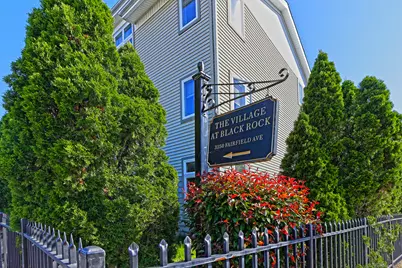 3250 Fairfield Avenue #APT 302, Bridgeport, CT 06605 - Photo 1