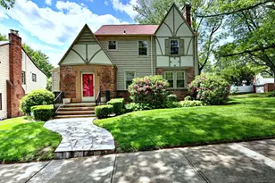 166 Roydon Rd, New Haven, CT 06511 - Photo 1