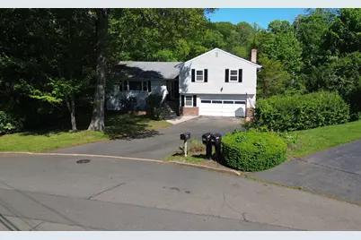 19 Arrowhead Lane, Branford, CT 06405 - Photo 1