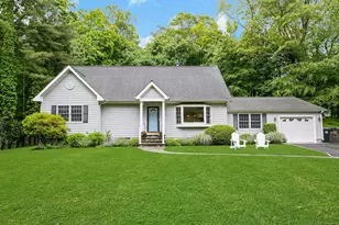 6 Queens Ln, Darien, CT 06820 - Photo 1