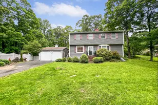 28 Blakeman Dr, Monroe, CT 06468 - Photo 1