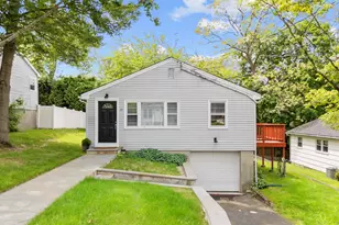 37 Rena Pl, Fairfield, CT 06825 - Photo 1