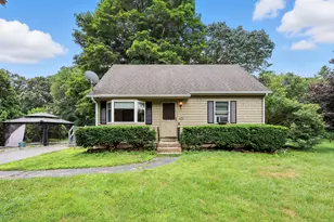 17 Hemlock Dr, Plainfield, CT 06374 - Photo 1