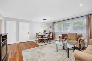 32 Courtland Ave, Stamford, CT 06902 - Photo 1