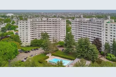 3200 Park Avenue #10A1, Bridgeport, CT 06604 - Photo 1