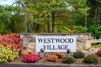 55 Mill Plain Road #34-14, Danbury, CT 06811 - Photo 1