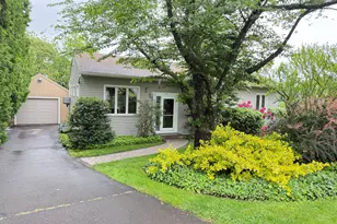 17 Edgecomb St, Hamden, CT 06517 - Photo 1