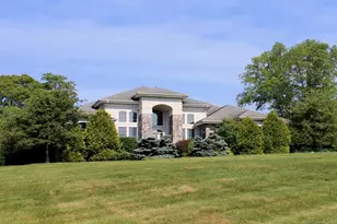 11 Pheasant Ridge Rd, Newtown, CT 06470 - Photo 1