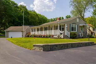 17 Daggett St, Plainfield, CT 06354 - Photo 1