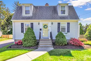 40 Cutspring Rd, Stratford, CT 06614 - Photo 1