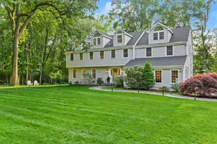 28 Carriage Dr, Stamford, CT 06902 - Photo 1