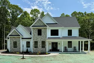 47 Greenwich Pl, Colchester, CT 06415 - Photo 1