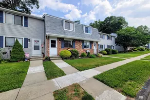 40 Heritage Woods, Wallingford, CT 06492 - Photo 1