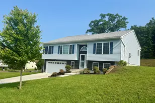 6 Rollingwood Dr, Naugatuck, CT 06770 - Photo 1