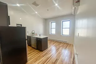 209 Bank St, New London, CT 06320 - Photo 1