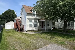 33 Chicago Ave, Groton, CT 06340 - Photo 1