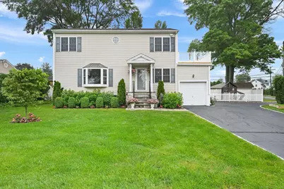 126 Sutton Drive East, Stamford, CT 06906 - Photo 1
