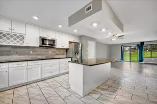 16 Pine Ct, Cromwell, CT 06416 - Photo 1