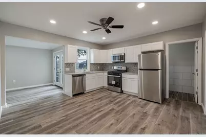 121 Hillview Avenue #B, Waterbury, CT 06704 - Photo 1