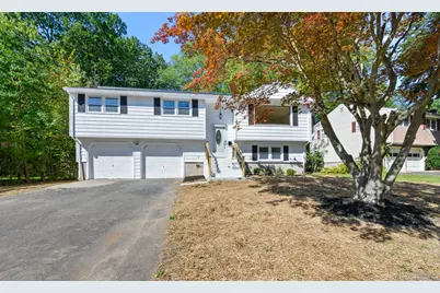 15 Alexander Road, Bloomfield, CT 06002 - Photo 1