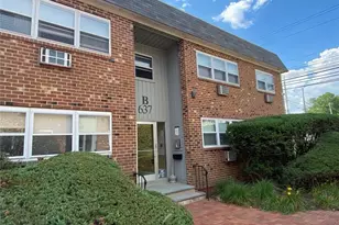 637 Cove Rd, Stamford, CT 06902 - Photo 1