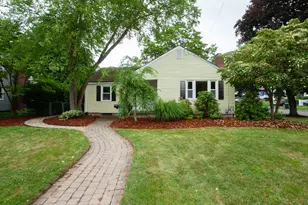 33 Federal St, West Hartford, CT 06110 - Photo 1
