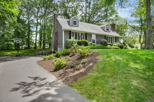 29 Saybrook Rd, Trumbull, CT 06611 - Photo 1