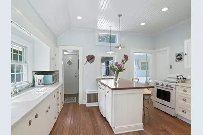 11 Witch Lane, Norwalk, CT 06853 - Photo 1