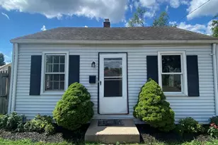 7 Suffolk Dr, East Hartford, CT 06118 - Photo 1