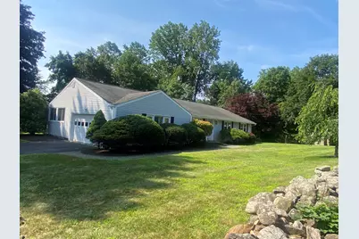 15 South Meadow Drive, Danbury, CT 06811 - Photo 1