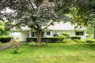 7 Weymouth Dr, Enfield, CT 06082 - Photo 1