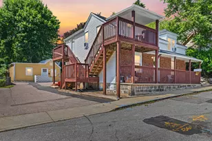 9 Blackhall Ct, New London, CT 06320 - Photo 1