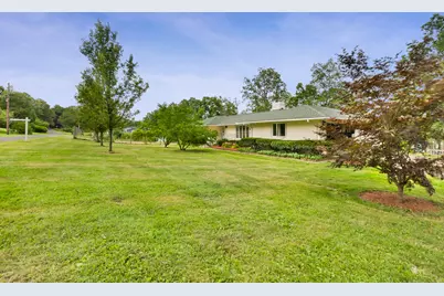 5 Blackthorn Drive, New Fairfield, CT 06812 - Photo 1