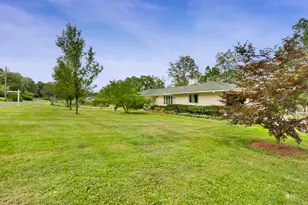 5 Blackthorn Dr, New Fairfield, CT 06812 - Photo 1