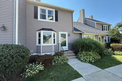 4 Cheltenham Court #4, Suffield, CT 06078 - Photo 1