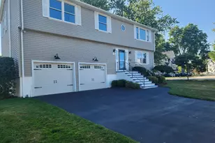 18 Newell Pl, Fairfield, CT 06824 - Photo 1